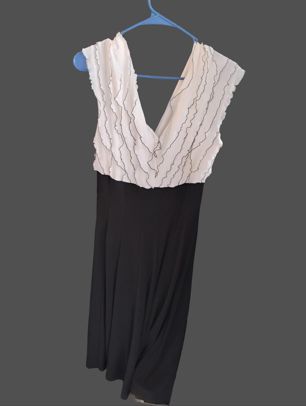 Woman's‎ Dress